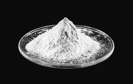 Téléchargez les photos : Le molybdate de sodium est un composé inorganique. Il est une source de molybdène, engrais foliaire appliqué à la fois dans le traitement des semences et l'application foliaire - en image libre de droit