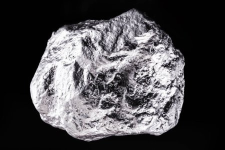 Palladium ist ein chemisches Element, das sich bei Raumtemperatur im festen Zustand zusammenzieht. In der Industrie verwendetes Metall. Konzept zur Mineralgewinnung.