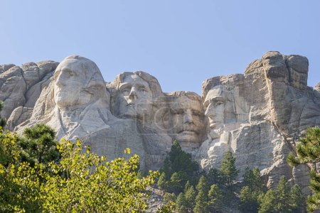 Foto de Bajo los jefes de los presidentes en Mount Rushmore, ubicado cerca de Keystone, Dakota del Sur - Imagen libre de derechos