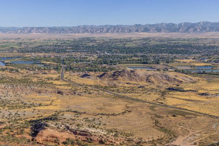 Fruita y el valle del río Colorado, vistas desde la vista de los senderos históricos en el monumento nacional de Colorado