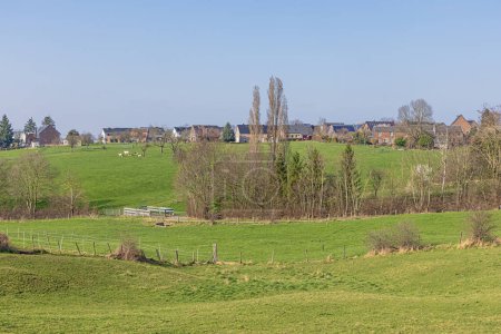 Bukolische Landschaft rund um das Bergwerk Blegny, unberührt von den ehemaligen Industrieaktivitäten
