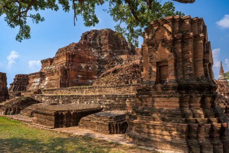 Foto de Wat Mahathat es un templo históricamente significativo ubicado en el Parque Histórico de Ayutthaya, Tailandia. - Imagen libre de derechos