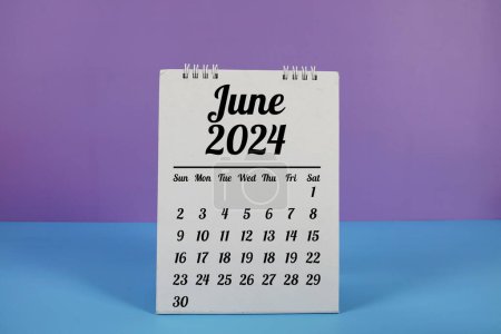 Juni 2024 jährlicher monatlicher Tischkalender für Planung und Management