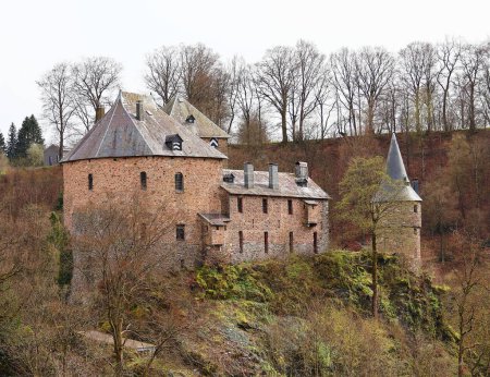 Téléchargez les photos : Château Reinhardstein à Ovifat. Château médiéval dans les Ardennes, Belgique. - en image libre de droit