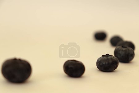 Téléchargez les photos : A Closed-up picture of blueberries - en image libre de droit