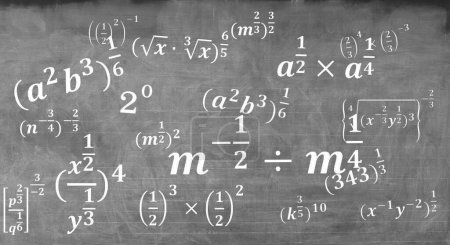 Foto de Ecuaciones matemáticas y ecuaciones matemáticas borrosas en pizarra negra - Imagen libre de derechos