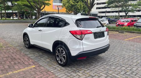 Téléchargez les photos : Indonésie, Surakarta, le 25 octobre 2022, Honda HR-V est un VUS multisegment sous-compact produit par Honda du Japon - en image libre de droit