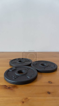 Classic, robust, gym iron plates
