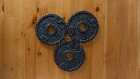Durable, heavy-duty plates for intense workouts. Ideal for gym and fitness concepts