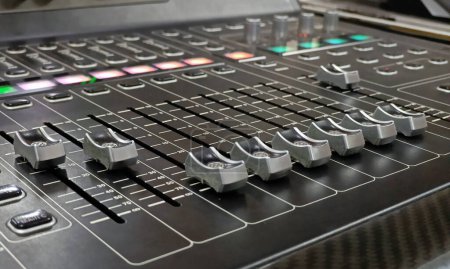 Mélangeur audio. mixeur audio professionnel