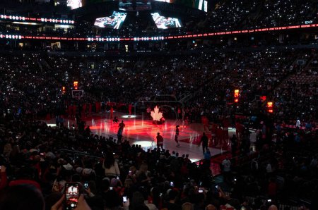 Foto de Toronto, Ontario, Canadá - 10 de octubre de 2022: Vista general de Scotiabank Arena antes del partido de temporada regular de Toronto Raptors vs Philadelphia NBA en Scotiabank Arena - Imagen libre de derechos