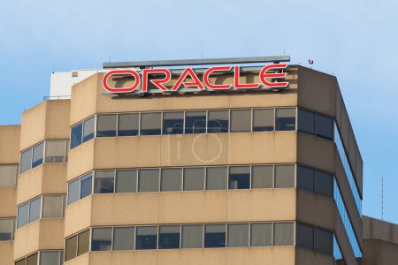 Téléchargez les photos : Toronto, ON, Canada 17 décembre 2022 : Oracle Corporation est une multinationale américaine de technologie informatique dont le siège social est à Austin, Texas. - en image libre de droit