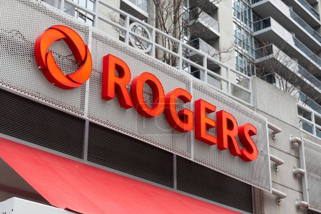 Téléchargez les photos : Toronto, ON, Canada 17 décembre 2022 : Rogers Communications Inc. est une entreprise canadienne de communications et de médias qui exerce ses activités principalement dans les domaines des communications sans fil. - en image libre de droit