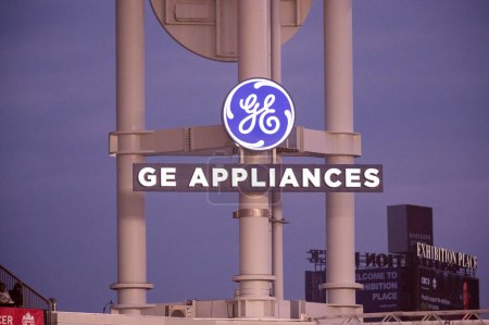 Téléchargez les photos : Toronto, ON, Canada 5 août 2023 : Voir le logo de la société GE Appliances à Toronto. - en image libre de droit