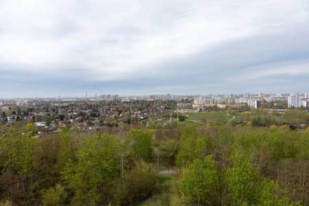 Luftaufnahme des Bezirks Berlin-Marzahn vom Aussichtsturm aus. Blick auf Berlin-Marzahn.