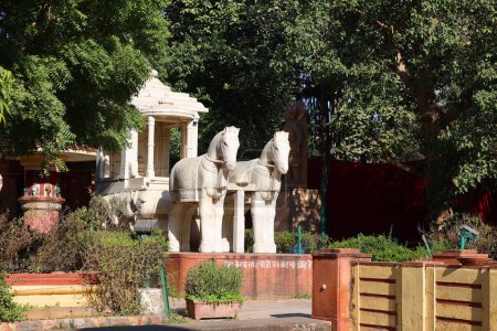 Photo for DELHI INDIA - 02 11 2023: Horse statue at Laxminarayan Mandir is a Hindu temple dedicated to Laxminarayan in Delhi, India. Laxminarayan usually refers to Vishnu, the Preserver in the Trimurti or Narayan - Royalty Free Image