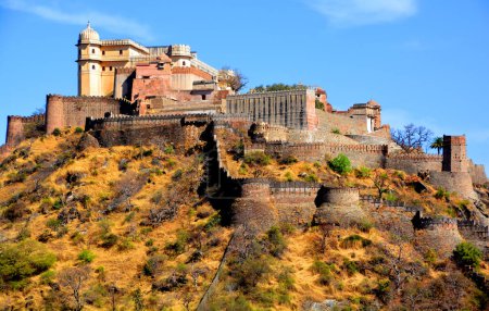 Photo for KUKMBHALGARH RAJASTHAN INDIA - 02 23 2023: Kumbhal fort or the Great Wall of India, is a Mewar fortress on the westerly range of Aravalli Hills, 48 km from Rajsamand city - Royalty Free Image