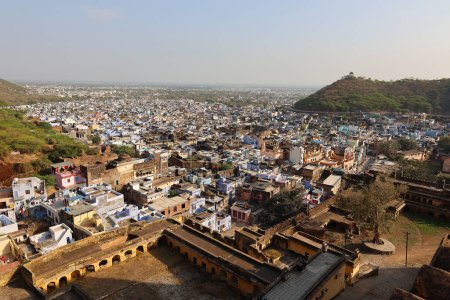 Téléchargez les photos : BUNDI RAJASTHAN INDIA - 02 17 2023 : Paysage urbain de Bundi belle vue, Rajasthan, Inde - en image libre de droit
