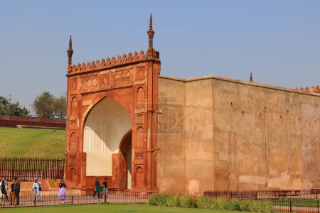 Foto de FATEHPUR SIKRI INDIA - 03 01 2023: Fatehpur Sikri es una ciudad en el Distrito Agra de Uttar Pradesh, India. Fatehpur Sikri fue fundada como la capital del Imperio mogol en 1571 por el emperador Akbar. - Imagen libre de derechos