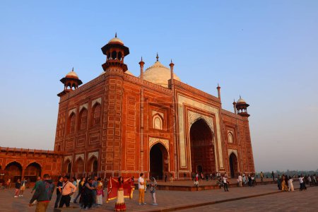 Foto de La Puerta Roja, entrada del Taj Majal en Jaipur, India - Imagen libre de derechos
