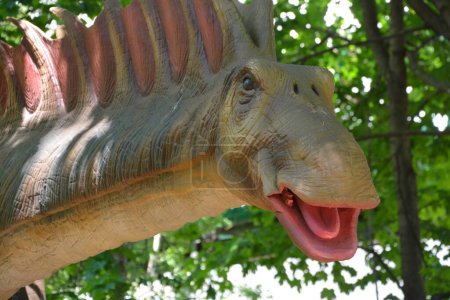 Téléchargez les photos : GRANBY QUEBEC CANADA - 05 12 2017 : Amargasaurus est un genre de dinosaures sauropodes de l'époque du Crétacé précoce de ce qui est aujourd'hui l'Argentine. - en image libre de droit