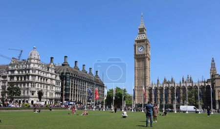Foto de LONDRES REINO UNIDO 06 19 2023: Big Ben es el apodo de la Gran Campana del Reloj Palacio de Westminster en Londres La torre se conoce oficialmente como Elizabeth Tower - Imagen libre de derechos