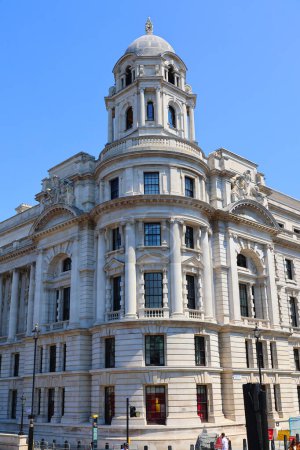 Foto de LONDRES REINO UNIDO 06 19 2023: La arquitectura victoriana es una serie de estilos de renacimiento arquitectónico a mediados y finales del siglo XIX. Victoriano se refiere al reinado de la reina Victoria (18371901) - Imagen libre de derechos