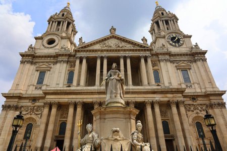 Photo for LONDON UNITED KINGDOM - 06 17 2023: View of St Paul Cathedral. As the seat of the Bishop of London, the cathedral serves as the mother church of the Diocese of London. - Royalty Free Image