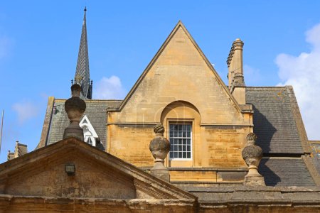 Foto de REINO UNIDO 06 19 2023: Algunos de los edificios más famosos de Oxford, famosos por su impresionante arquitectura. - Imagen libre de derechos