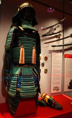 Téléchargez les photos : DUBLIN REPUBLIC OF IRLAND 05 29 2023: Samurai Japanese armour, Japanese armour first appeared in the 4th century, with the discovery of the cuirass and basic helmets in gravesChester Beatty Library - en image libre de droit