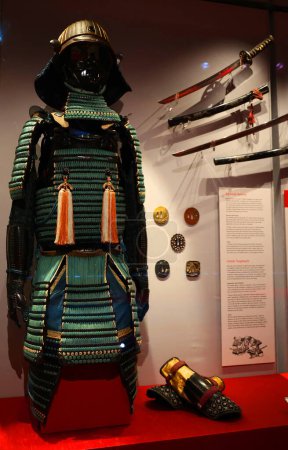 Téléchargez les photos : DUBLIN REPUBLIC OF IRLAND 05 29 2023: Samurai Japanese armour, Japanese armour first appeared in the 4th century, with the discovery of the cuirass and basic helmets in gravesChester Beatty Library - en image libre de droit