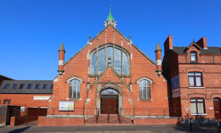 Foto de BELFAST NORTHERN IRELAND UNITED KINGDOM 06 03 2023: Shankill Baptist church. A church, at the Shankill Road end of Tennent Street, completed in 1906 to a design by James Hanna - Imagen libre de derechos