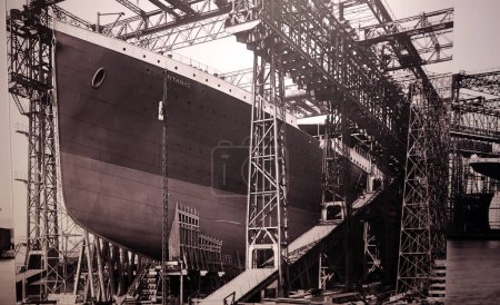 Foto de BELFAST NORTHERN IRELAND UNITED KINGDOM 06 03 2023: RMS Titanic was a British passenger liner, operated by the White Star Line, that sank in the North Atlantic Ocean on 15 April 1912 - Imagen libre de derechos