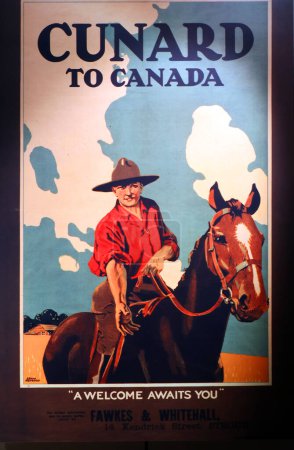 Téléchargez les photos : LIVERPOOL ROYAUME-UNI 06 07 2023 : Affiche "A Welcome Awaits You" de Cunard au Canada 1930 circa. Émigration et immigration Voyages dans les océans - en image libre de droit