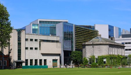 Téléchargez les photos : DUBLIN REPUBLIC OF IRELAND 05 28 2023: Dublin city's modern architectural treasures - en image libre de droit
