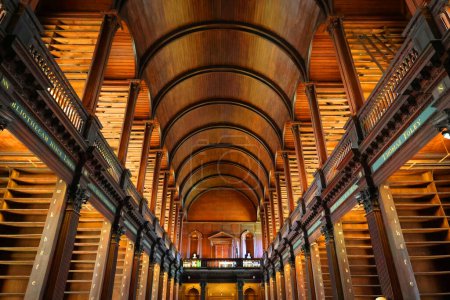 Foto de DUBLÍN, REPÚBLICA DE IRLANDA 05 28 2023: La Biblioteca del Trinity College de Dublín sirve al Trinity College. - Imagen libre de derechos