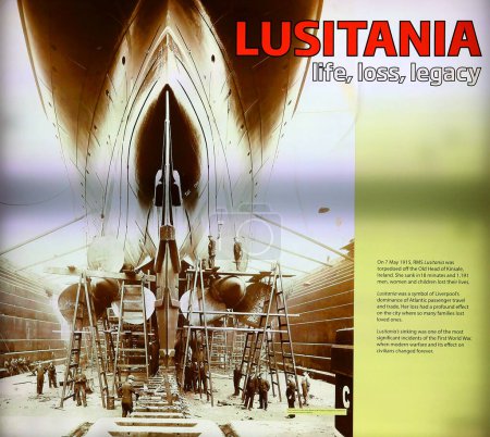 Foto de LIVERPOOL REINO UNIDO 06 07 23: RMS Lusitania fue un transatlántico británico que fue lanzado por la Cunard Line en 1906. Fue hundida en su travesía transatlántica 202 el 7 5 de 1915, por un submarino alemán - Imagen libre de derechos