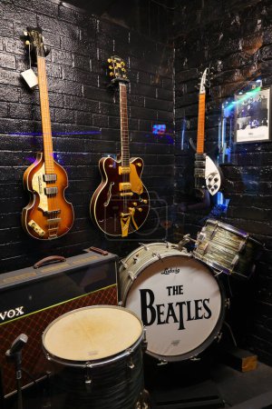 Foto de LIVERPOOL UNITED KINGDOM 06 07 2023: The Beatles drum fue una banda de rock inglesa, formada en Liverpool en 1960, compuesta por John Lennon, Paul McCartney, George Harrison y Ringo Starr.. - Imagen libre de derechos