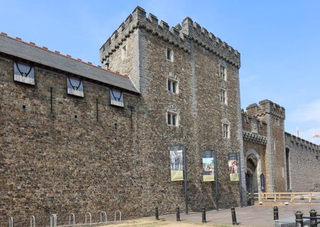 Foto de CARDIFF WALES REINO UNIDO 06 17 2023: Castillo de Cardiff - Imagen libre de derechos