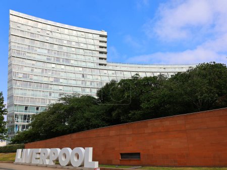 Téléchargez les photos : LIVERPOOL ROYAUME-UNI 06 07 2023 : One Park West est un bâtiment de 17 étages situé dans le centre de Liverpool, en Angleterre - en image libre de droit