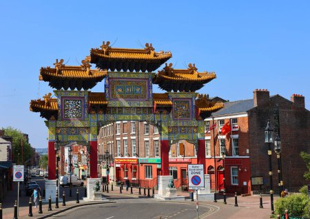 Téléchargez les photos : LIVERPOOL ROYAUME-UNI 06 07 23 : La Porte de Chinatown est une zone de Liverpool, en Angleterre, qui abrite la plus ancienne communauté chinoise d'Europe. Au sud du centre-ville - en image libre de droit