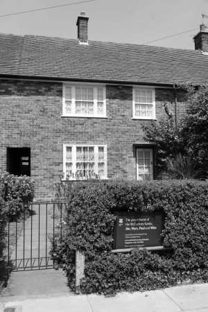 Foto de LIVERPOOL REINO UNIDO 06 07 2023: La casa de la infancia de Sir Paul McCartney (20 Forthlin Road) en Liverpool es donde la banda escribió varios éxitos - Imagen libre de derechos