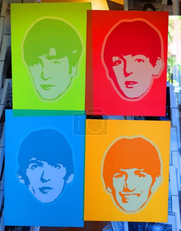 Foto de LIVERPOOL REINO UNIDO 06 07 2023: Signo de la historia de los Beatles es un museo en Liverpool sobre los Beatles y su historia. Se encuentra en el histórico Royal Albert Dock - Imagen libre de derechos