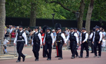 Téléchargez les photos : LONDRES ROYAUME-UNI 06 17 2023 : Les gardes du roi à l'anniversaire de la souveraine sont officiellement célébrés par la cérémonie de Trooping the Colour (défilé d'anniversaire du roi). - en image libre de droit