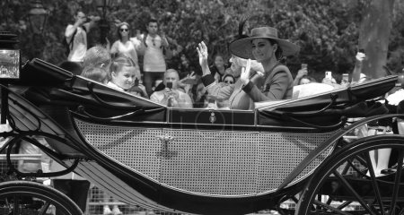 Téléchargez les photos : LONDRES ROYAUME-UNI 06 17 23 : La reine Camilla et Catherine, princesse de Galles aux gardes du roi à l'occasion de l'anniversaire souverain, sont officiellement célébrées par la cérémonie de l'anniversaire du roi des couleurs - en image libre de droit