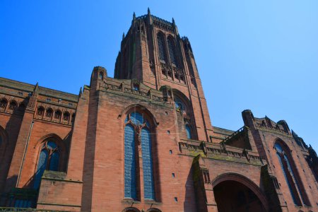 Téléchargez les photos : LIVERPOOL ROYAUME-UNI 06 07 2023 : Cathédrale du diocèse anglican de Liverpool, construite sur le mont St James et siège de l'évêque de Liverpool. - en image libre de droit