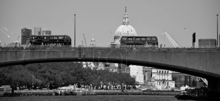 Téléchargez les photos : LONDON UNITED KINGDOM - 06 17 2023: View of London. - en image libre de droit