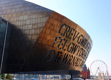 Téléchargez les photos : CARDIFF WALES ROYAUME-UNI 06 17 23 : Le Wales Millennium Centre est le centre national des arts du Pays de Galles situé dans la région de Cardiff Bay, à Cardiff, au Pays de Galles. - en image libre de droit