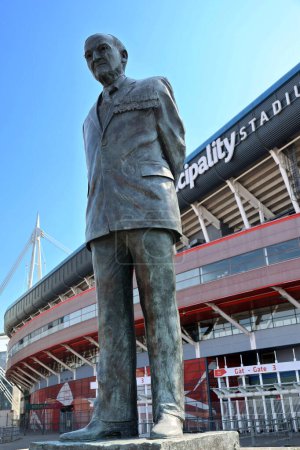 Photo for CARDIFF WALES UNITED KINGDOM 06 17 23: A bronze statue of Sir Tasker Watkins, the former WRU president between 1993 and 2004, was commissioned to stand outside Gate 3 of the stadium. - Royalty Free Image