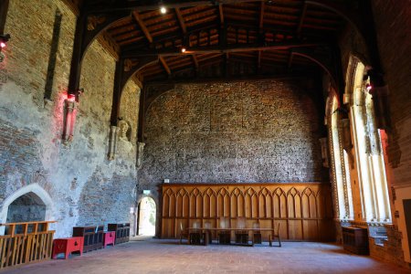 Téléchargez les photos : Intérieur de l'ancien château de Caerphilly au Pays de Galles, Royaume-Uni - en image libre de droit